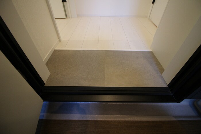 物件内観写真15　(玄関)