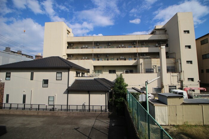 物件内観写真16　(室内からの展望)