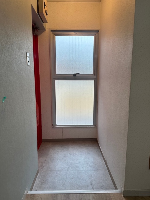 物件内観写真6　(玄関)