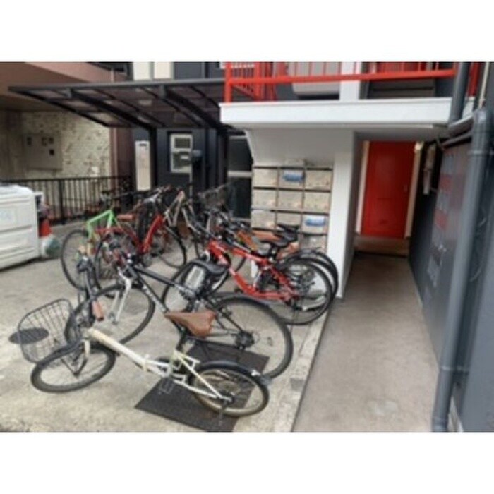 物件外観写真5　(駐輪場)