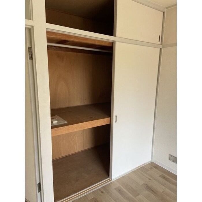 物件内観写真12　(収納)