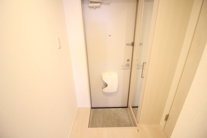 物件内観写真18　(玄関)