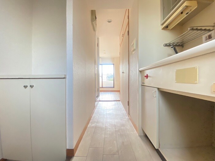 物件内観写真20　(廊下)