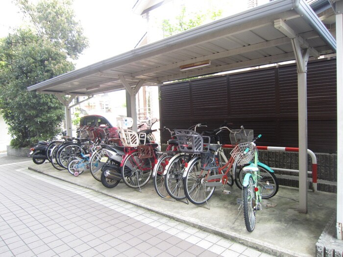 物件外観写真5　(駐輪場)