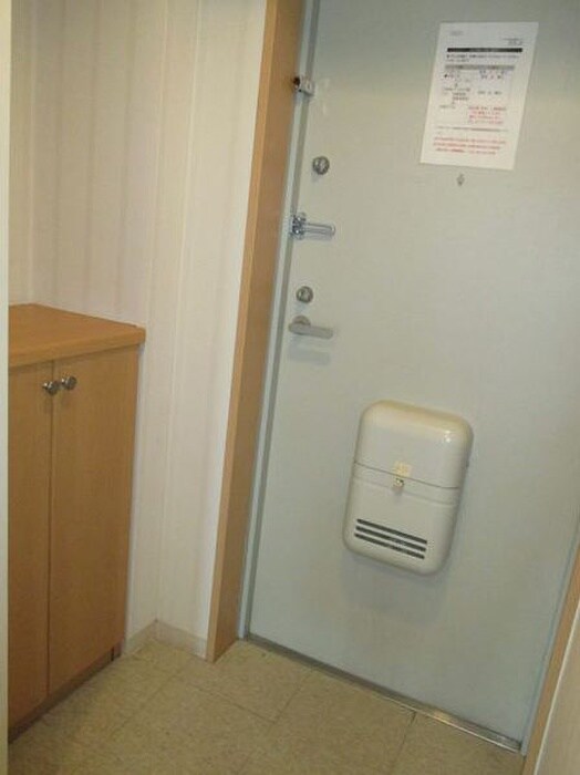 物件内観写真13　(玄関)