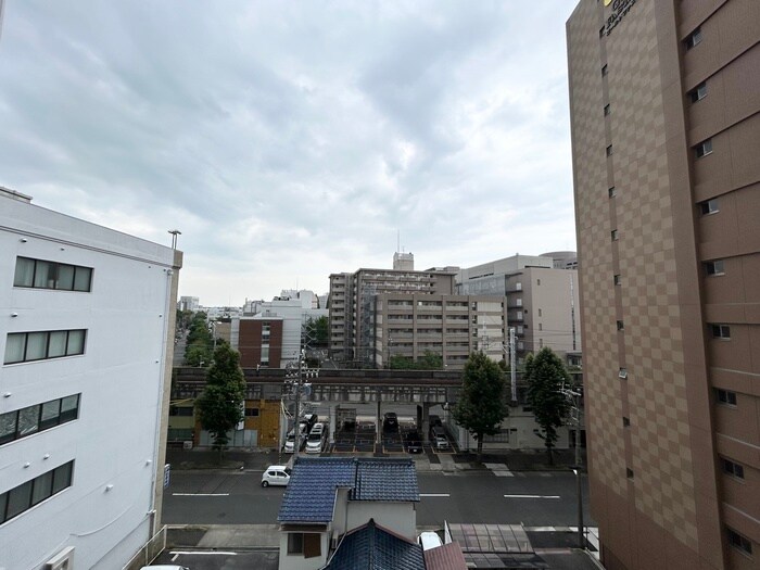 物件内観写真14　(室内からの展望)