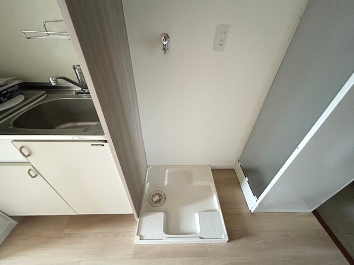 物件内観写真18　(洗濯機置場)