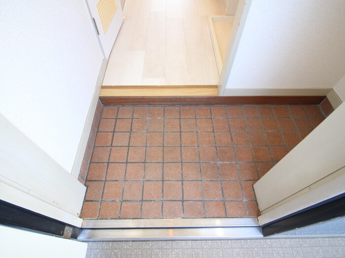 物件内観写真15　(玄関)
