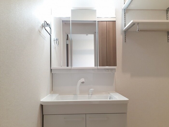 物件内観写真8　(洗面)