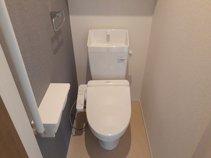 物件内観写真14　(トイレ)