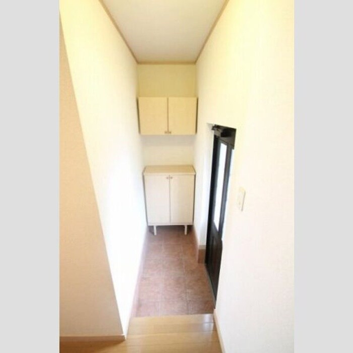 物件内観写真13　(玄関)