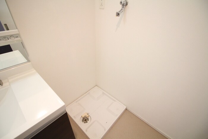 物件内観写真13　(洗濯機置場)