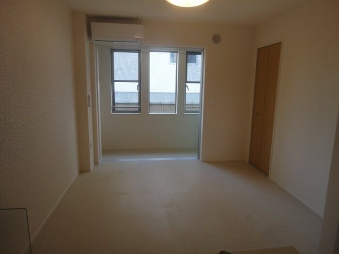 物件内観写真5　(居室)