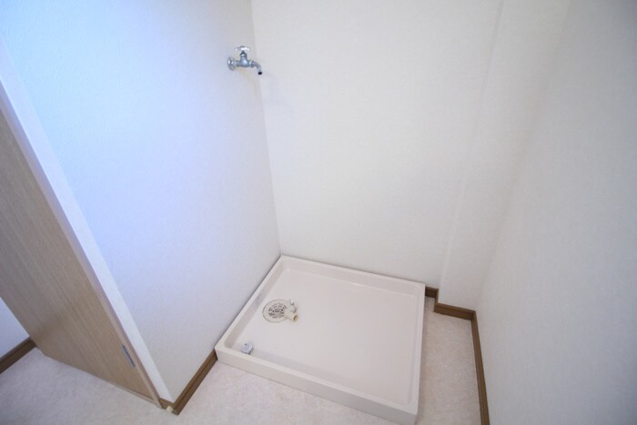 物件内観写真14　(洗濯機置場)