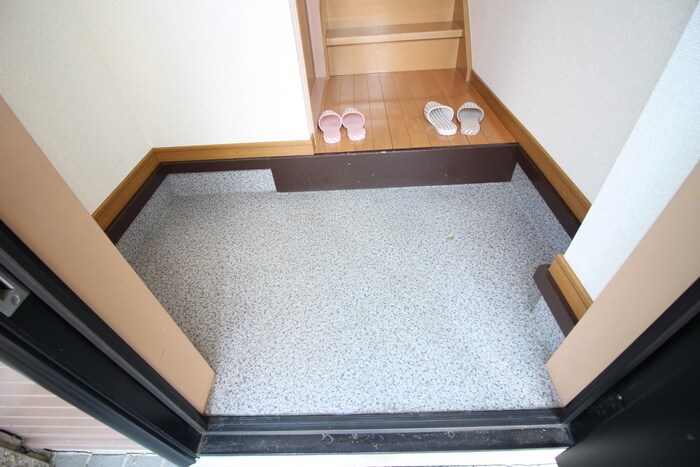 物件内観写真17　(玄関)