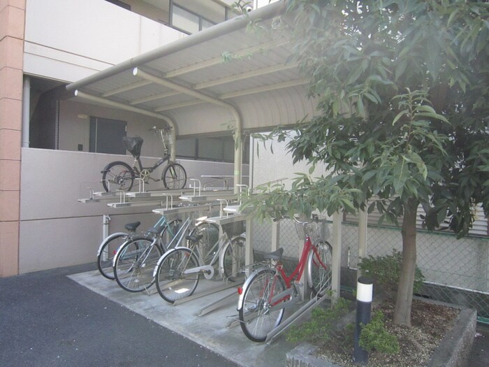 物件外観写真3　(駐輪場)