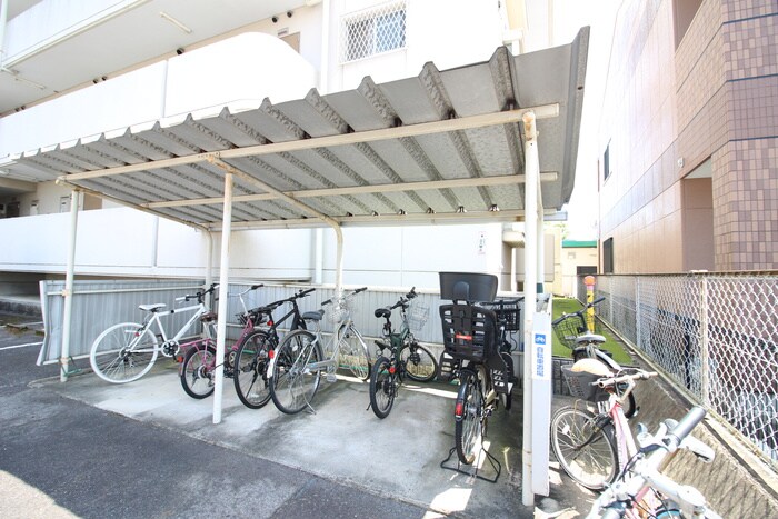 物件外観写真5　(駐輪場)