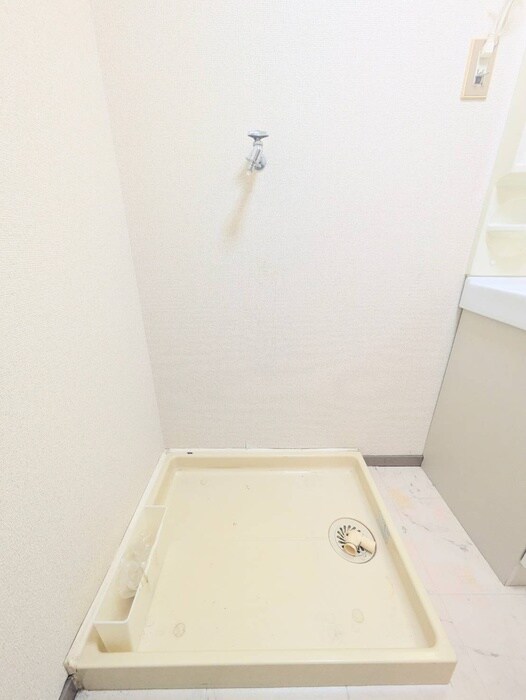 物件内観写真14　(洗濯機置場)