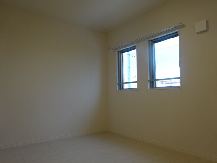 物件内観写真4　(居室)