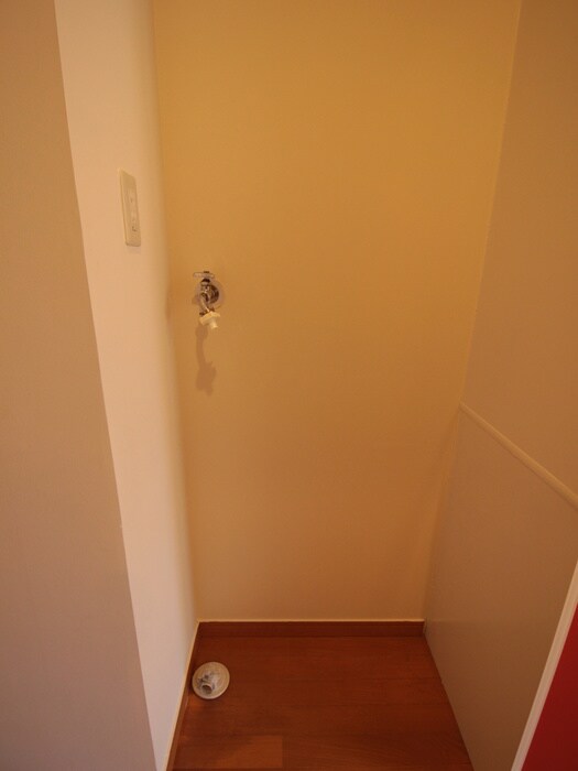 物件内観写真13　(洗濯機置場)