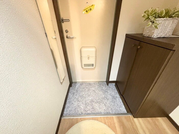 物件内観写真13　(玄関)