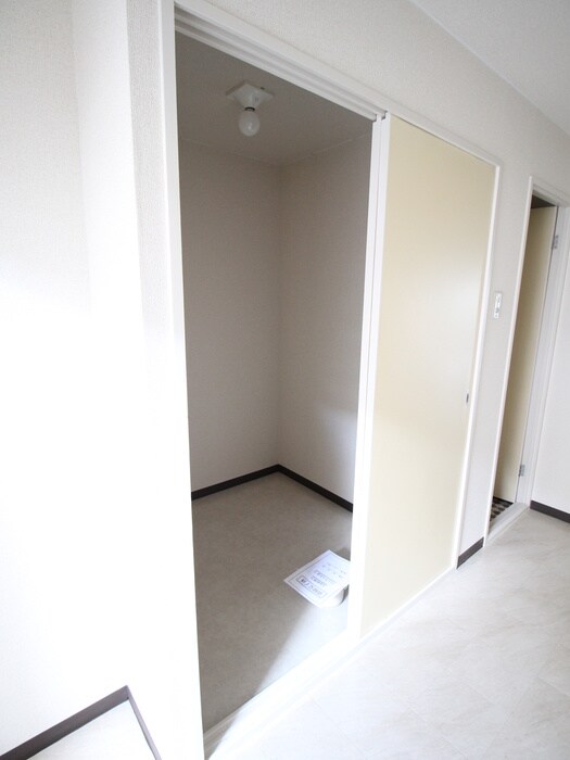 物件内観写真12　(収納)