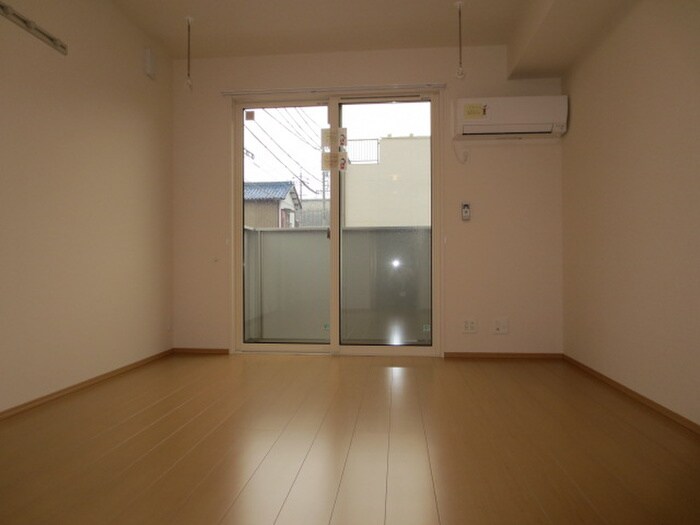 物件内観写真4　(居室)