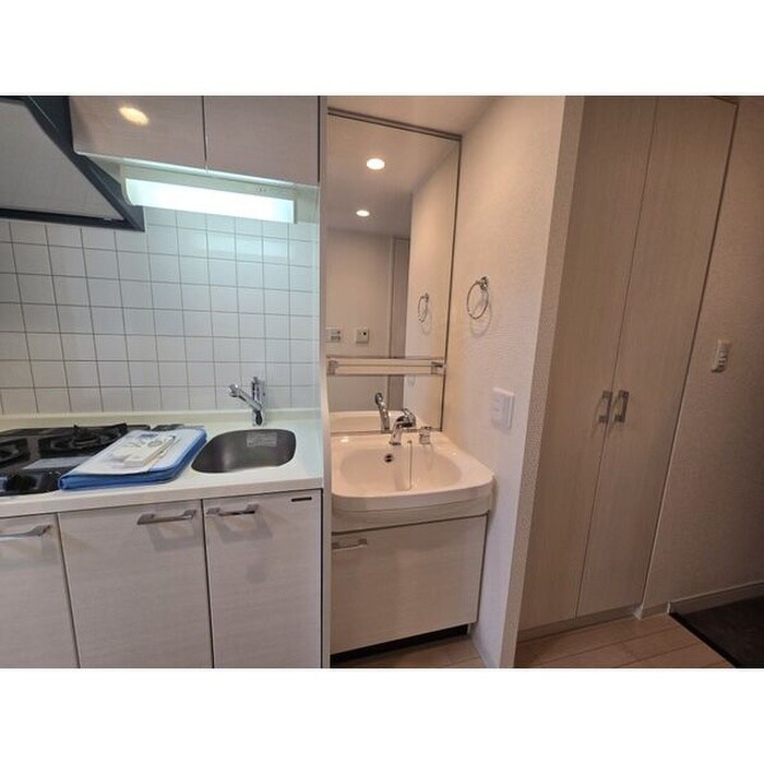 物件内観写真9　(洗面)