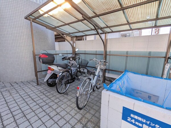駐輪場