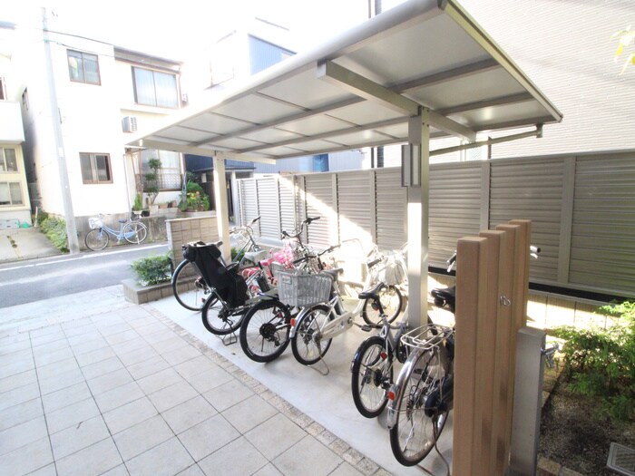 物件外観写真5　(駐輪場)