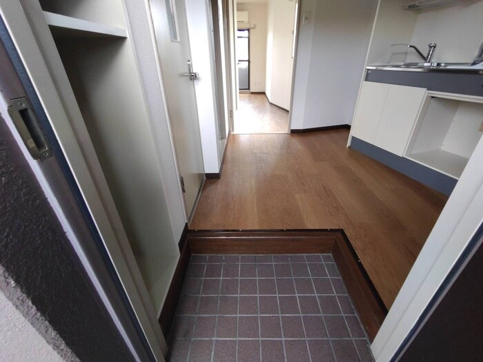 物件内観写真7　(玄関)