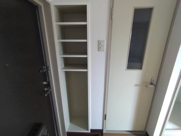 物件内観写真8　(靴箱)