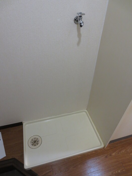 物件内観写真15　(洗濯機置場)