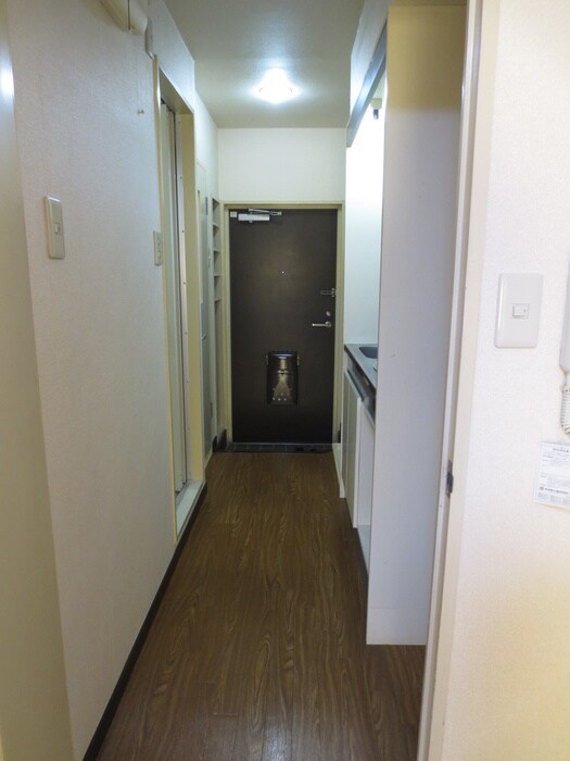 物件内観写真18　(廊下)