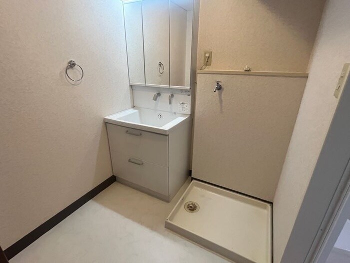 物件内観写真15　(洗濯機置場)