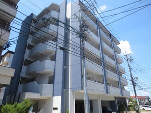 ホワイトメゾン平針外観写真