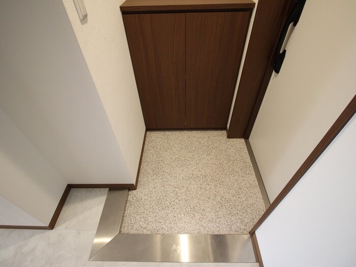 物件内観写真17　(玄関)