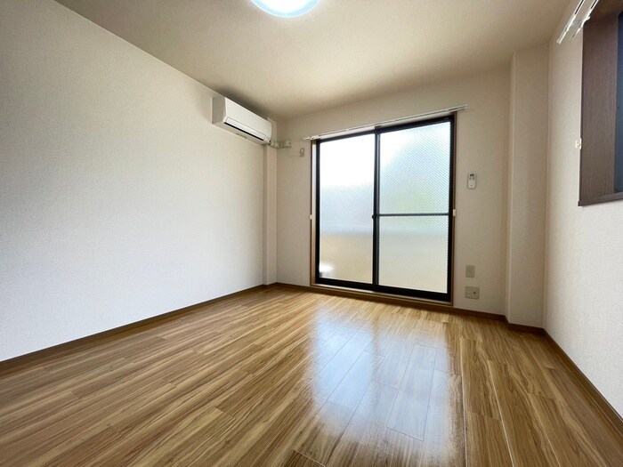 物件内観写真16　(居室)