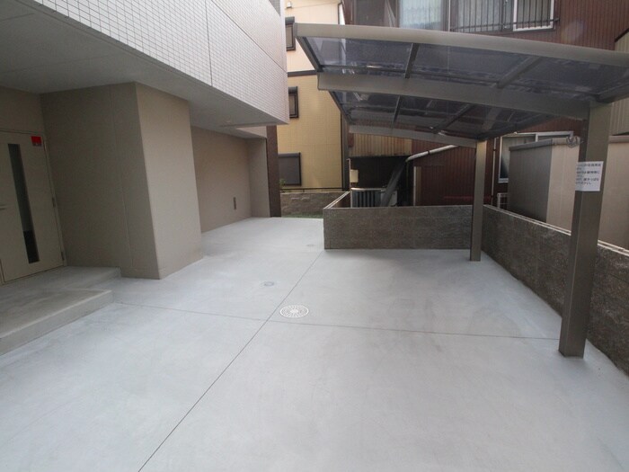 物件外観写真4　(駐輪場)