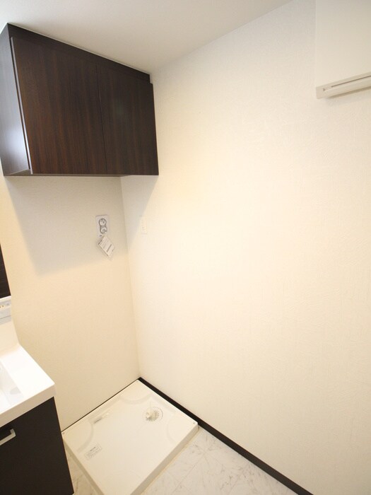 物件内観写真10　(洗濯機置場)