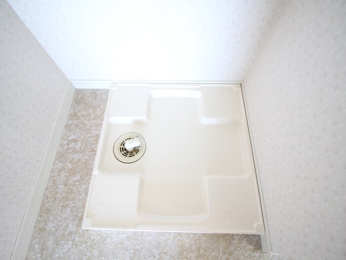 物件内観写真12　(洗濯機置場)