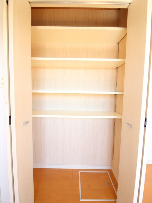 物件内観写真14　(収納)