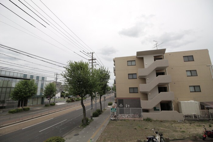 物件内観写真16　(室内からの展望)