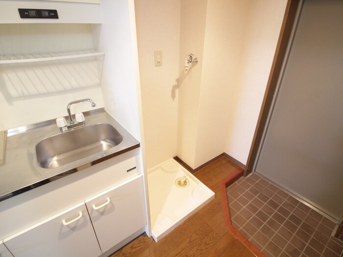 物件内観写真14　(洗濯機置場)