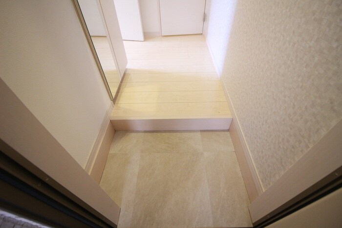 物件内観写真7　(玄関)
