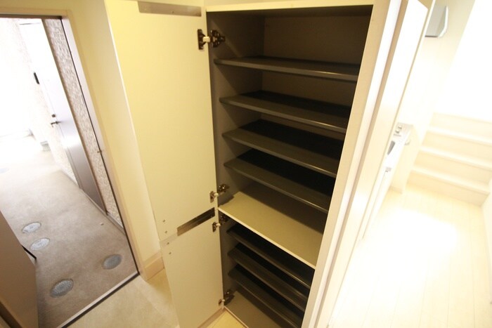 物件内観写真8　(靴箱)