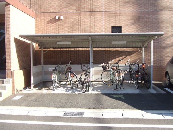 物件外観写真5　(駐輪場)