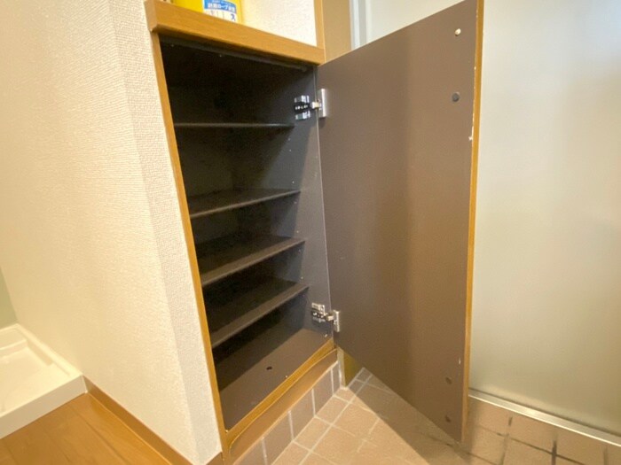 物件内観写真15　(靴箱)