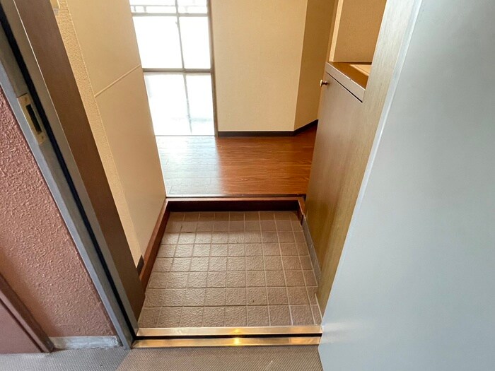 物件内観写真15　(玄関)