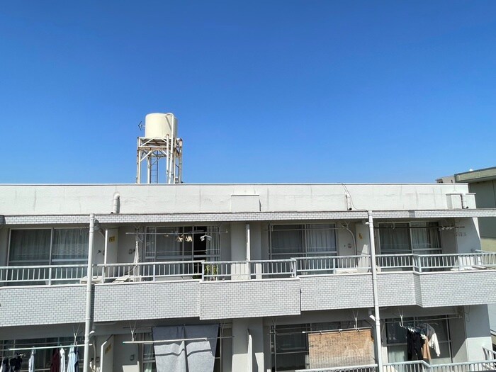 物件内観写真16　(室内からの展望)